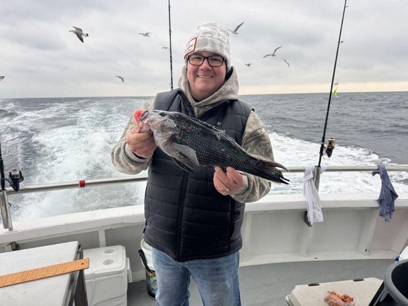 Black sea bass fishing 