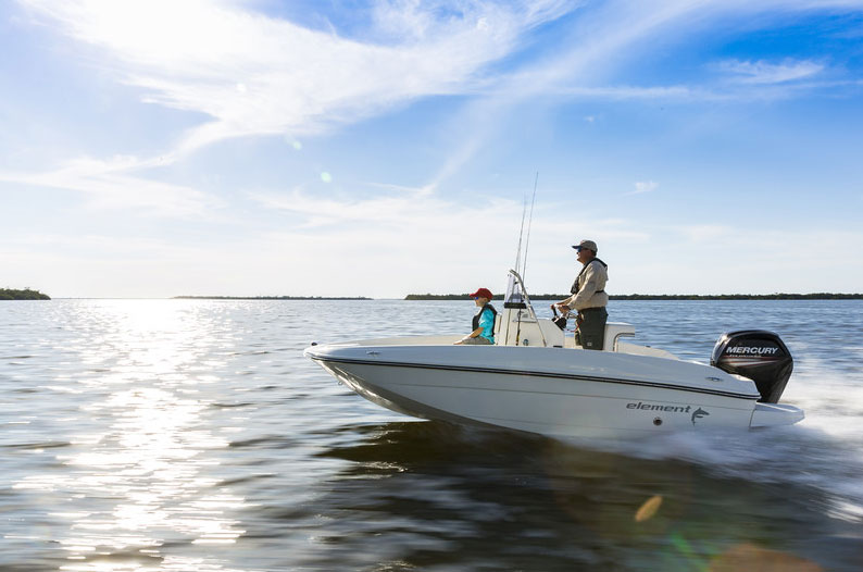 bayliner center console fishing boat