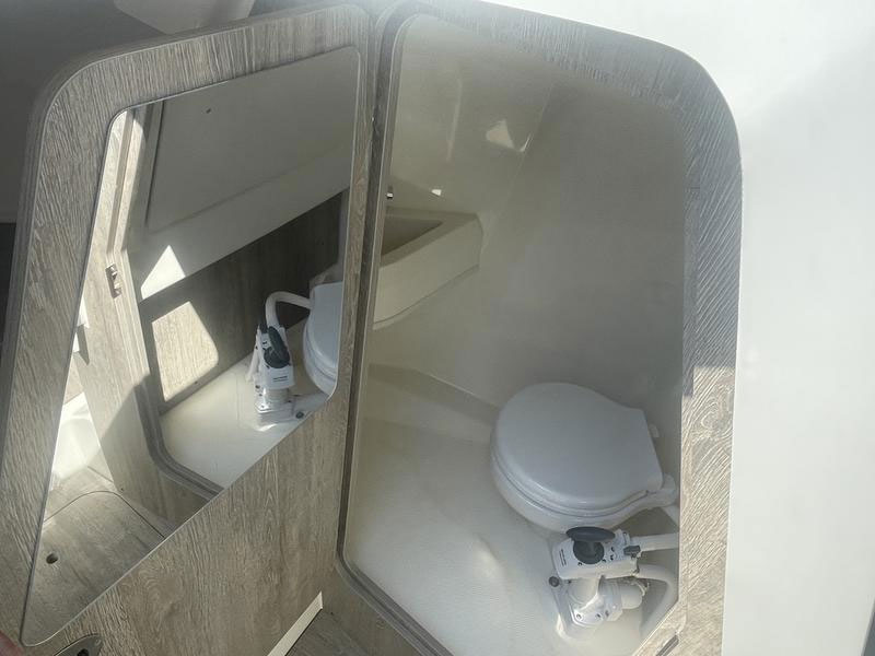 head on the bayliner t23 explorer boat