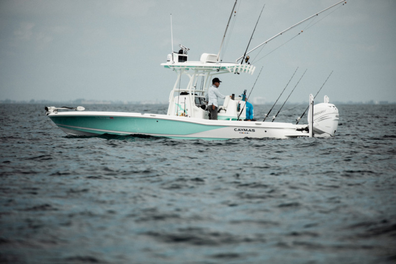 caymas 28 hb fishing boat