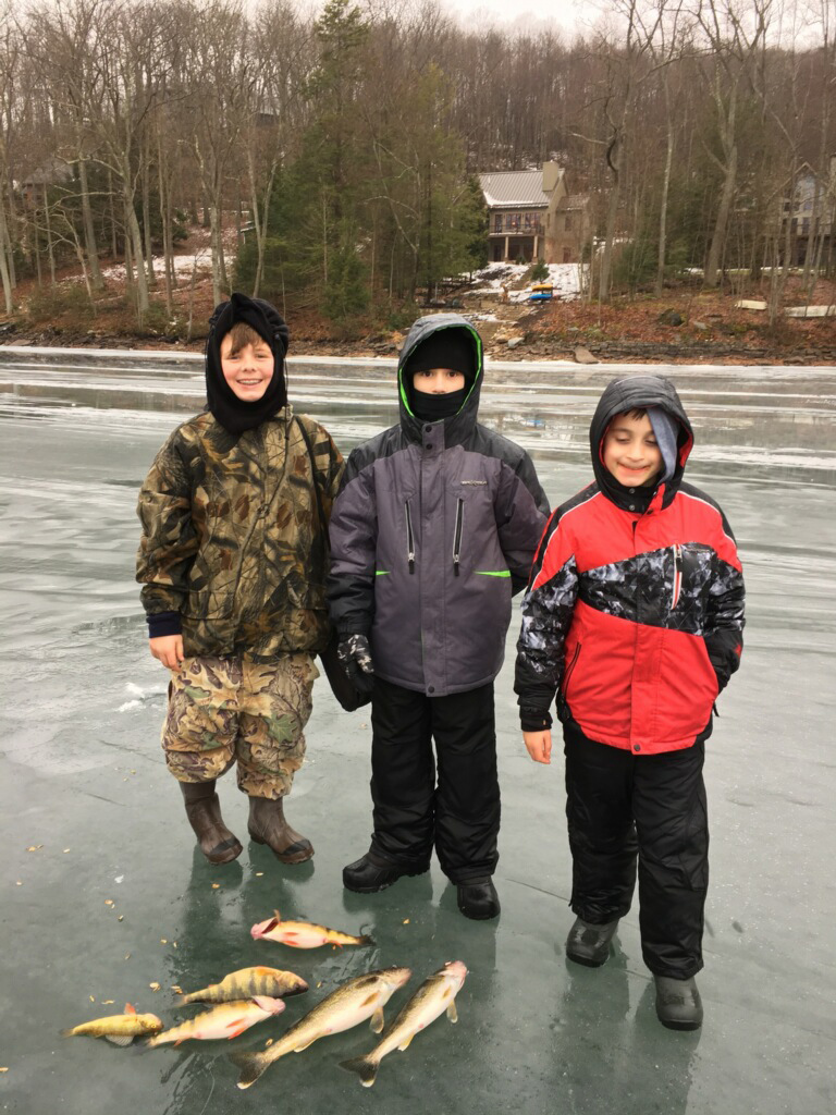 kids ice fishing