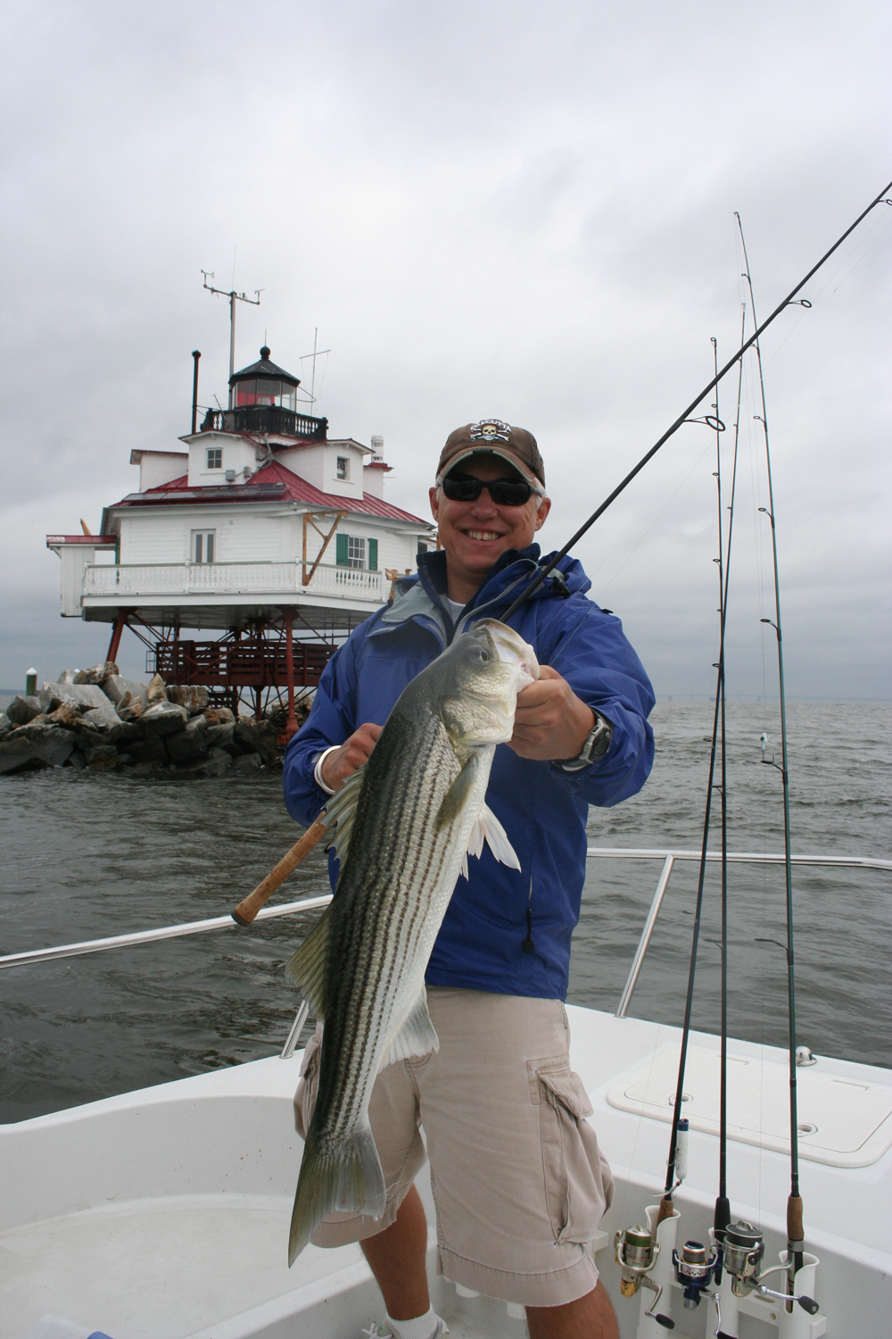 Striper Fishing with a very simple rig that always works! 