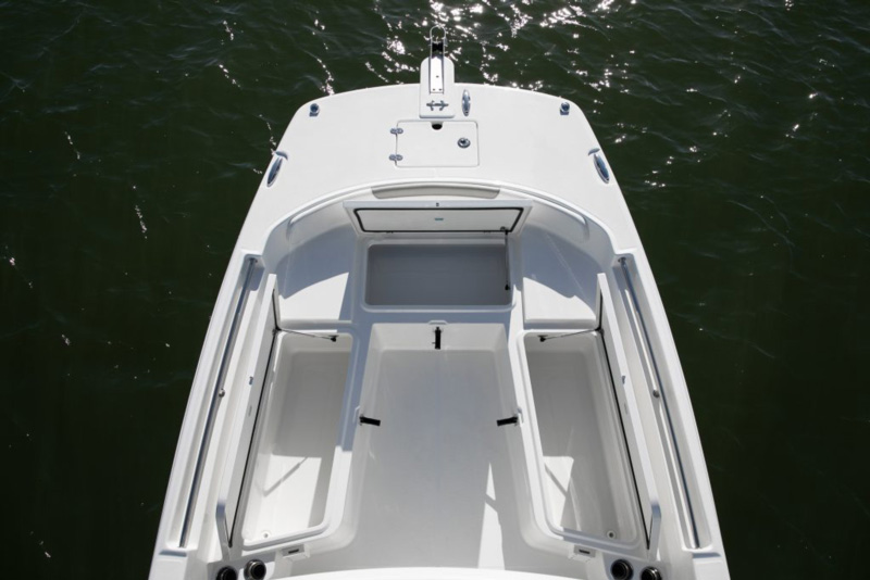 world cat 235 center console bow