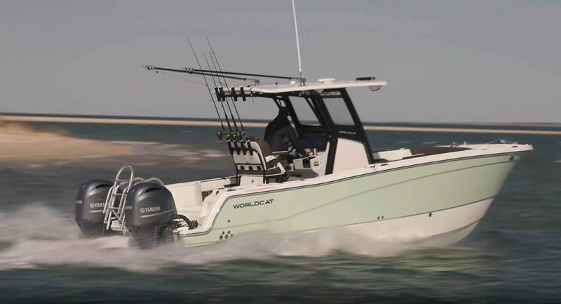 world cat 26 running with twin Yamaha F200 outboards